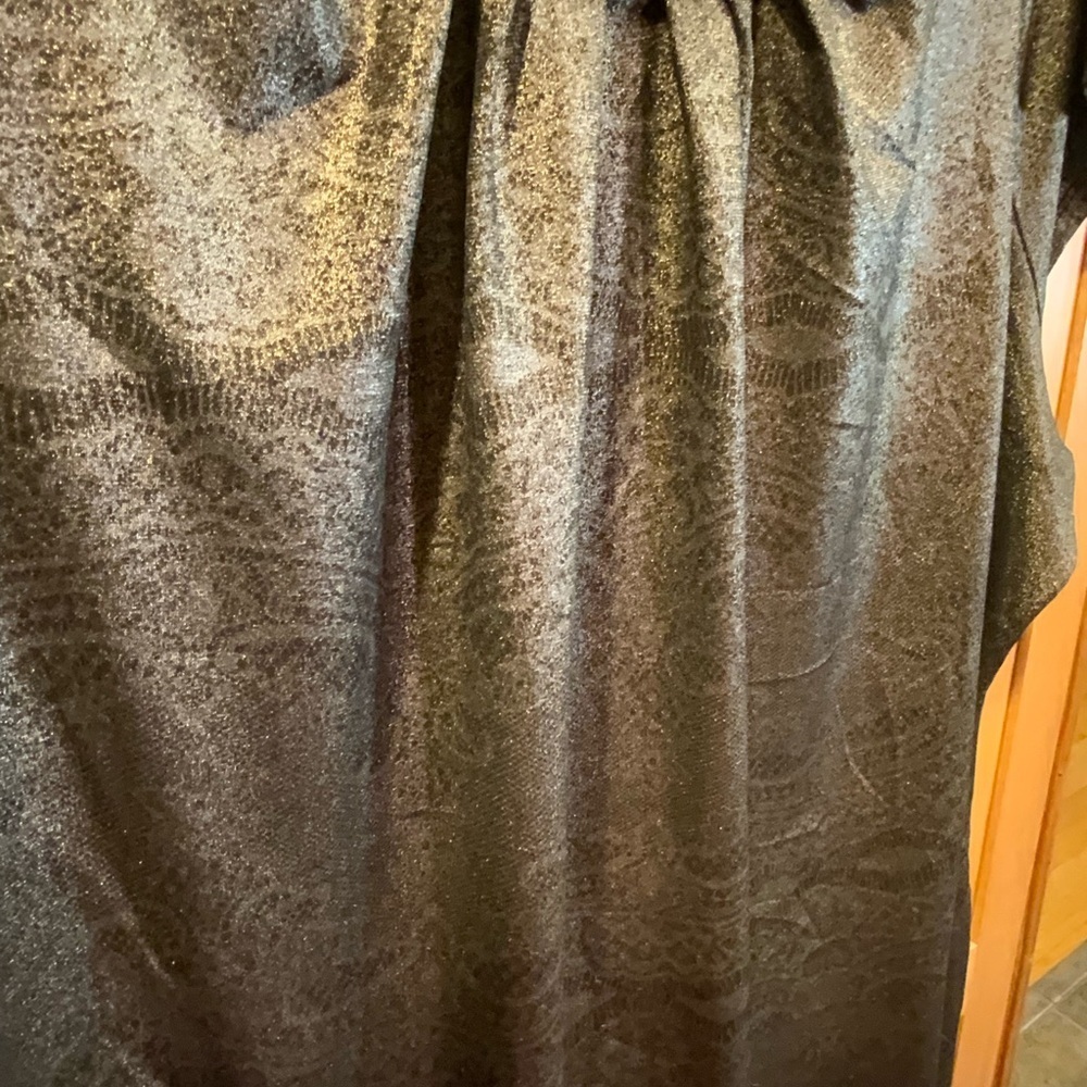 Elegant Metallic Black Women's Blouse - Picture 4 of 4